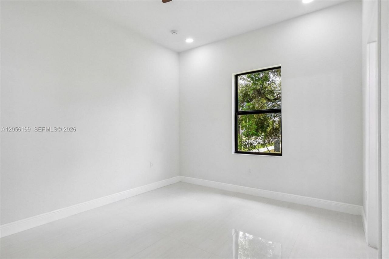 130 NW 28th Ter, Fort Lauderdale, FL 33311 Photo