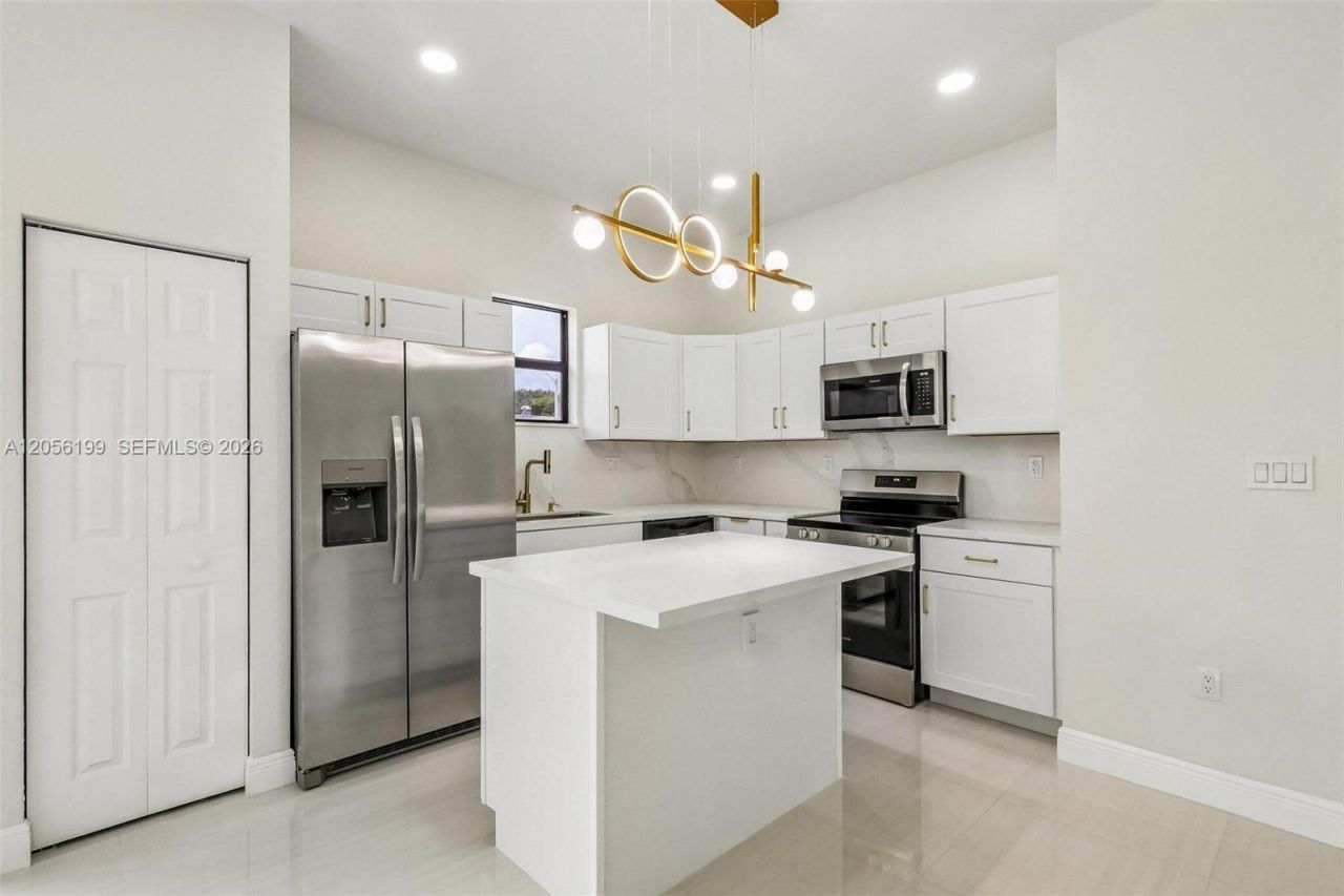 130 NW 28th Ter, Fort Lauderdale, FL 33311 Photo