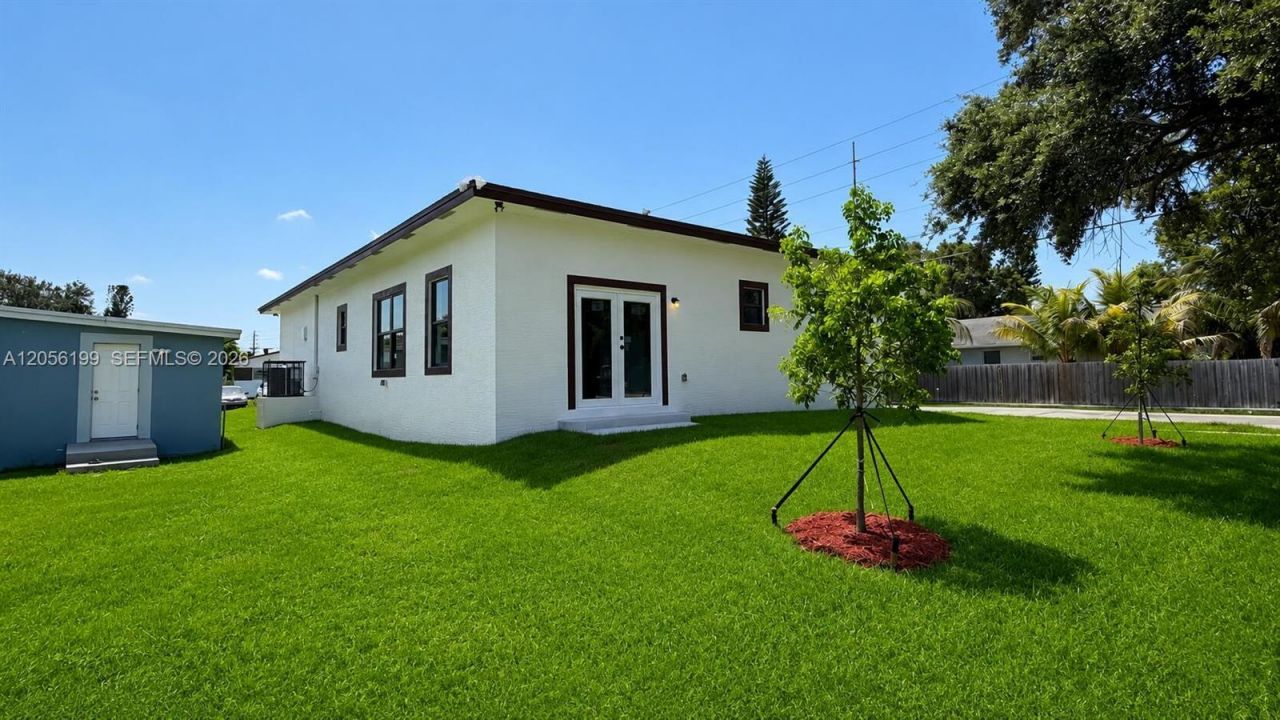 130 NW 28th Ter, Fort Lauderdale, FL 33311 Photo