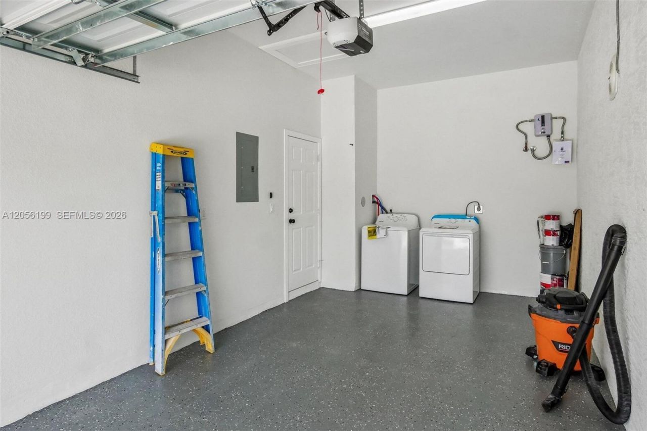 130 NW 28th Ter, Fort Lauderdale, FL 33311 Photo