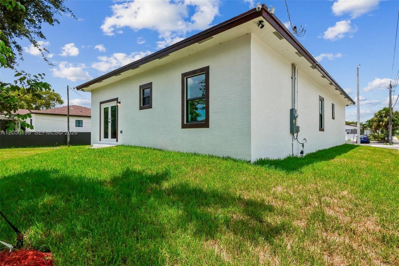 130 NW 28th Ter, Fort Lauderdale, FL 33311 Photo