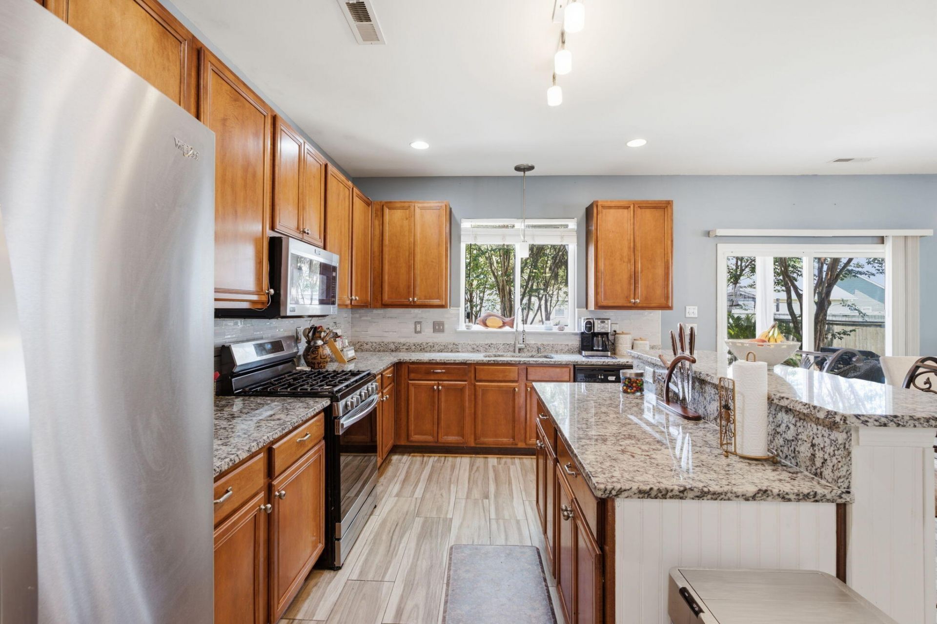 406 Glenmore Drive Photo 24