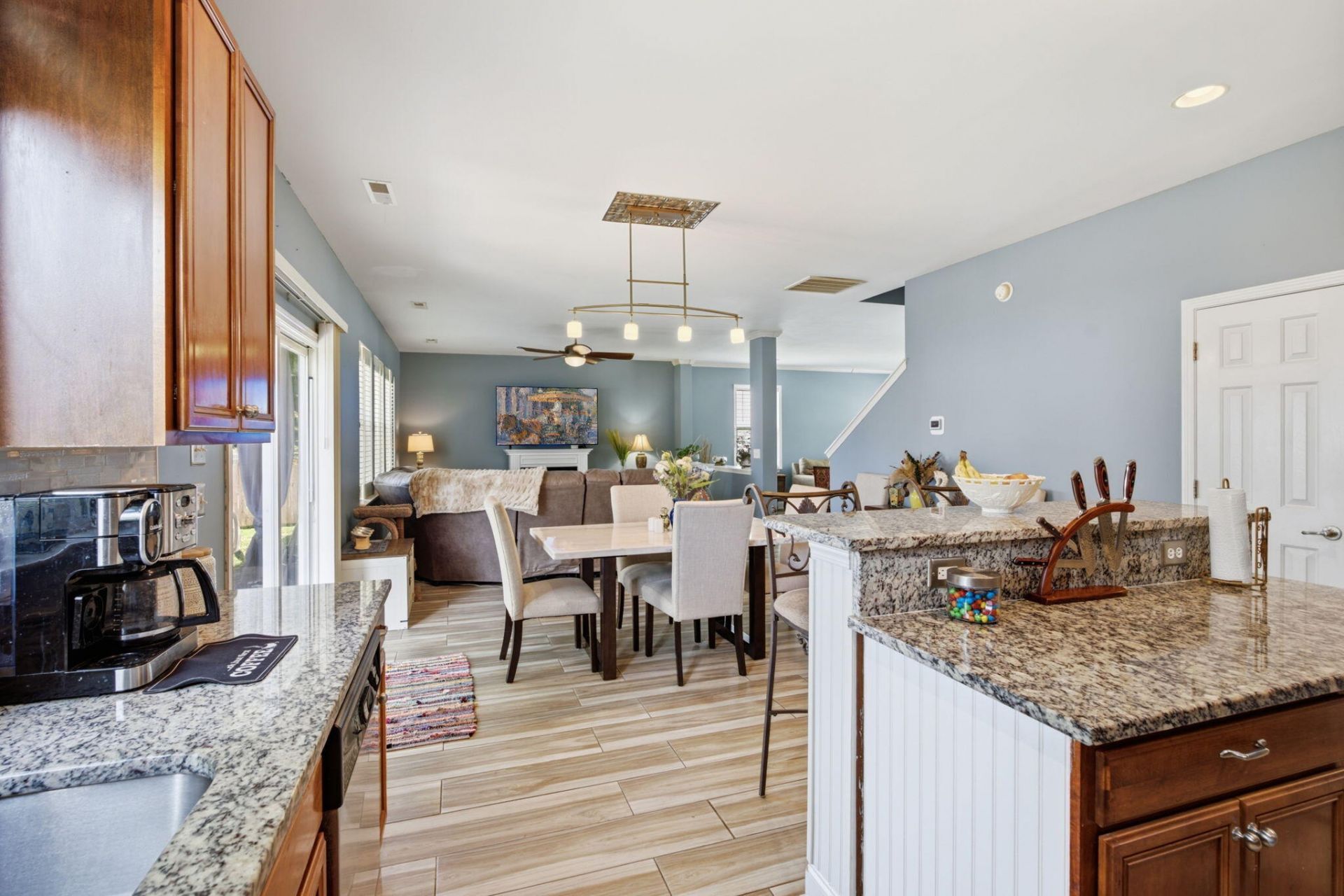 406 Glenmore Drive Photo 25