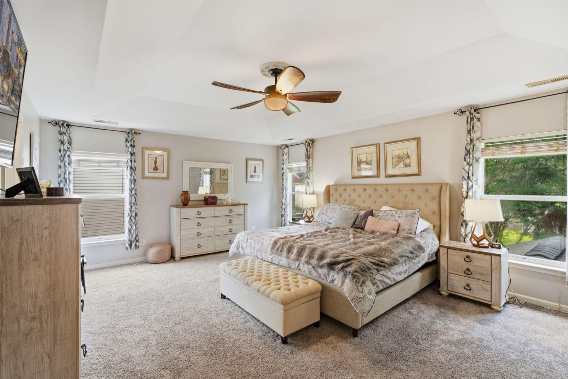 406 Glenmore Drive Photo 32