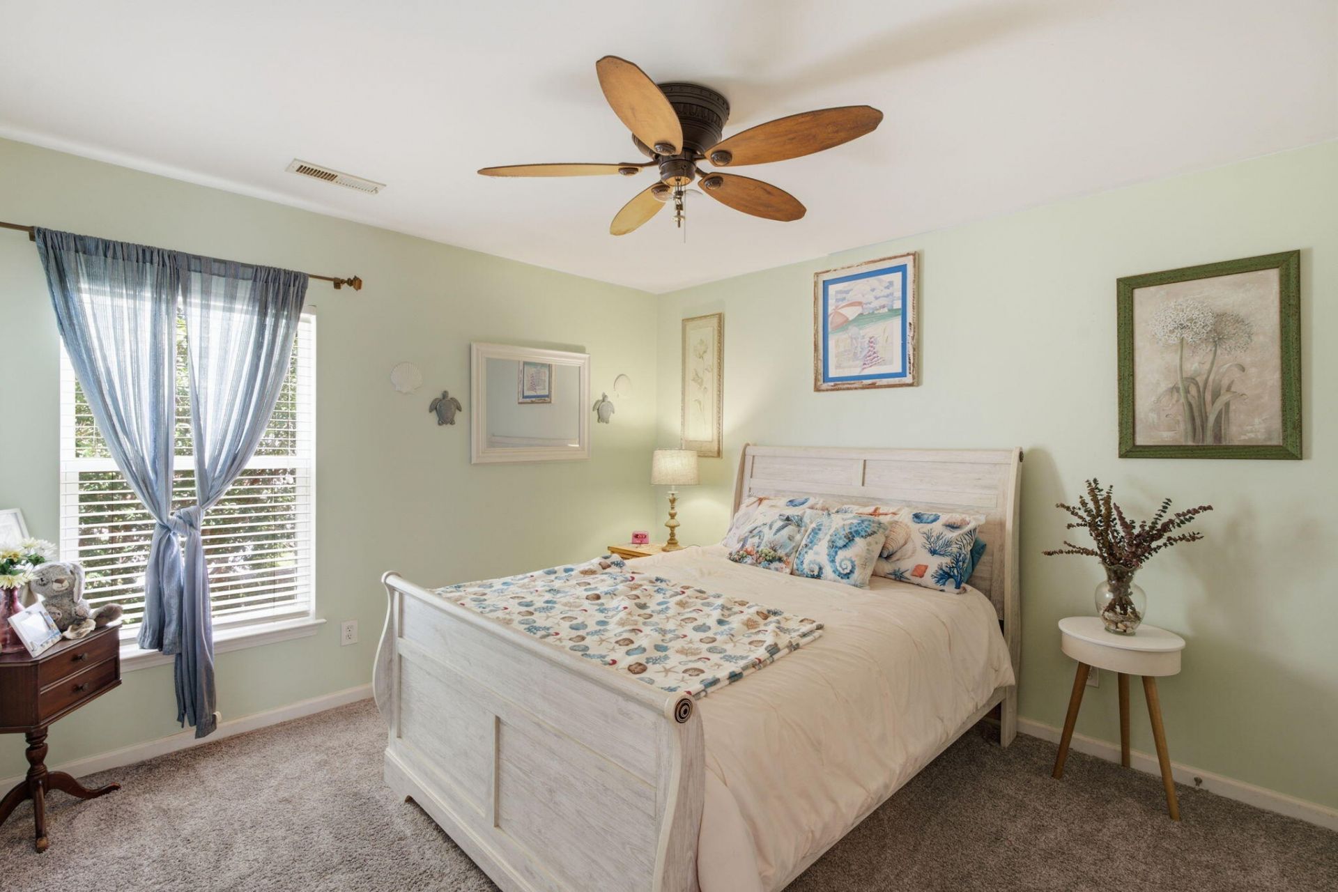 406 Glenmore Drive Photo 42