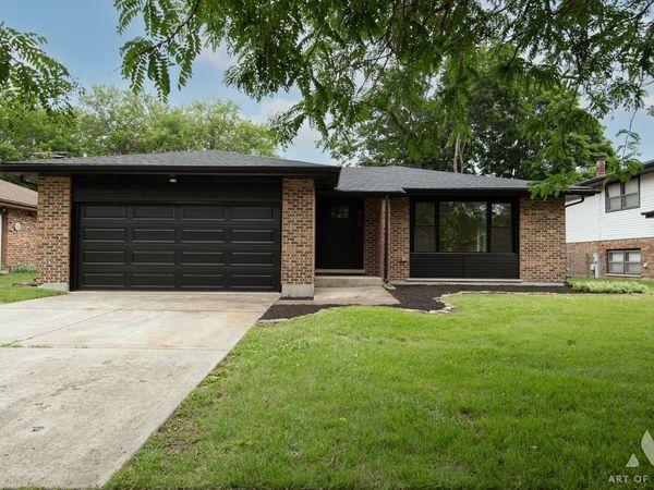910 College Avenue , Matteson, IL 60443