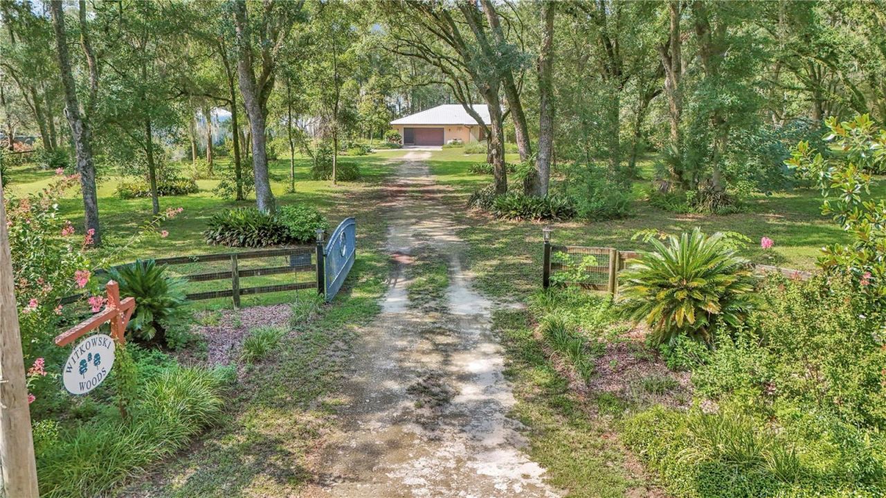 17690 SE 66 Place, Morriston, FL 32668 Photo