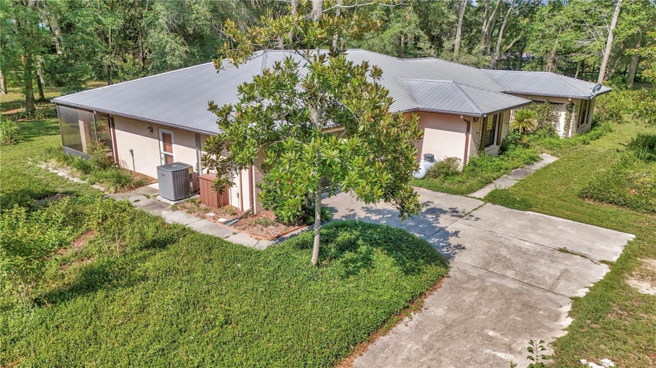 17690 SE 66 Place, Morriston, FL 32668 Photo