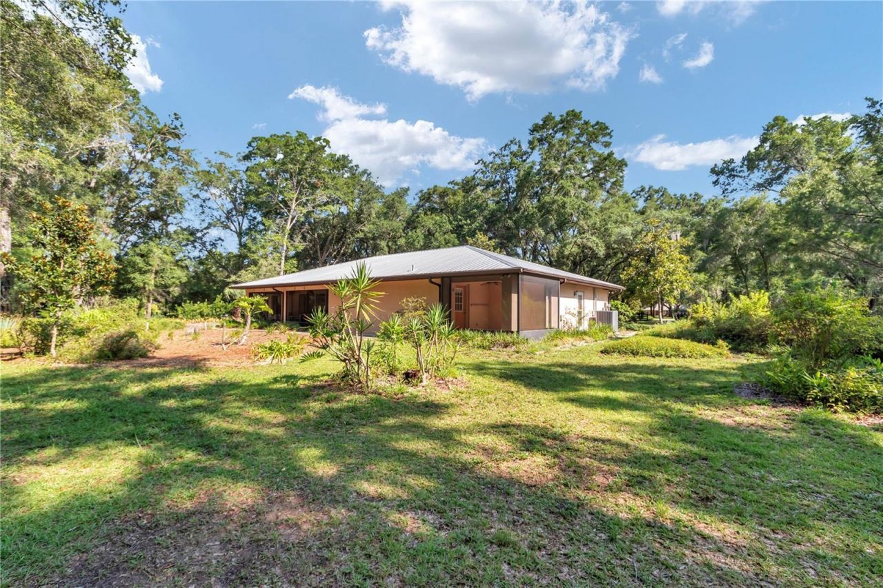 17690 SE 66 Place, Morriston, FL 32668 Photo