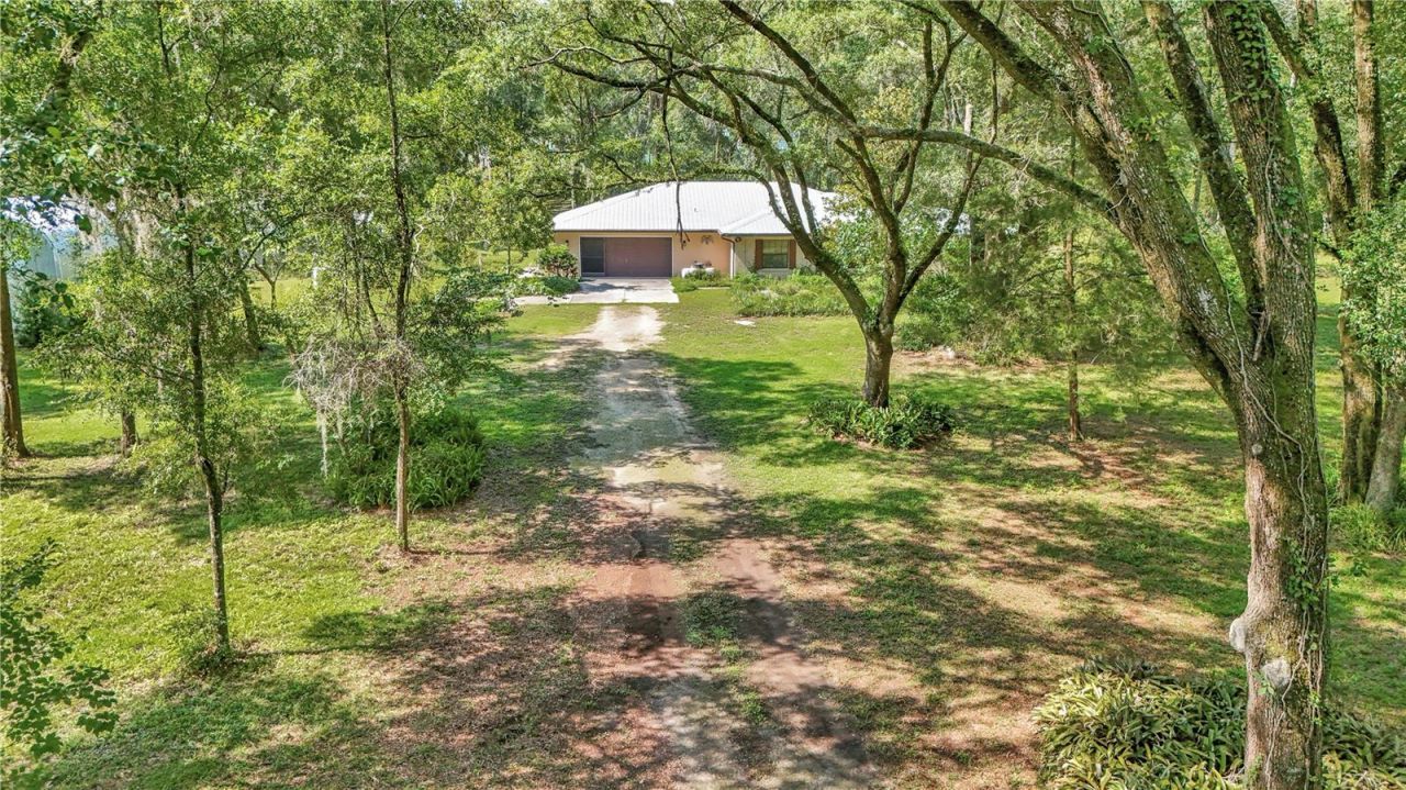 17690 SE 66 Place, Morriston, FL 32668 Photo