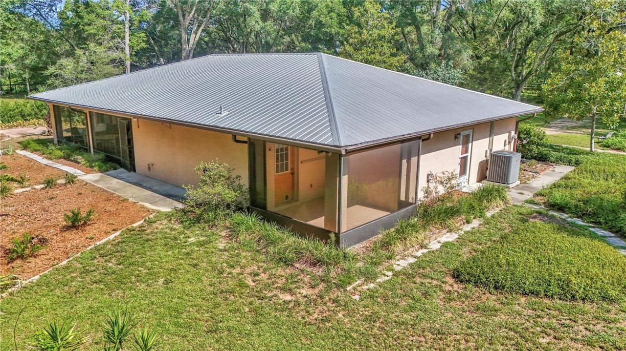 17690 SE 66 Place, Morriston, FL 32668 Photo