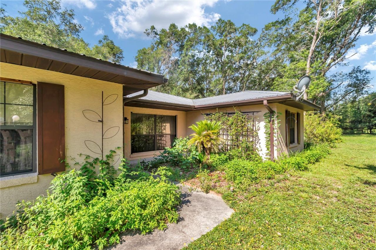 17690 SE 66 Place, Morriston, FL 32668 Photo