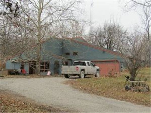 3244 170th Street, Riverside, IA 52327