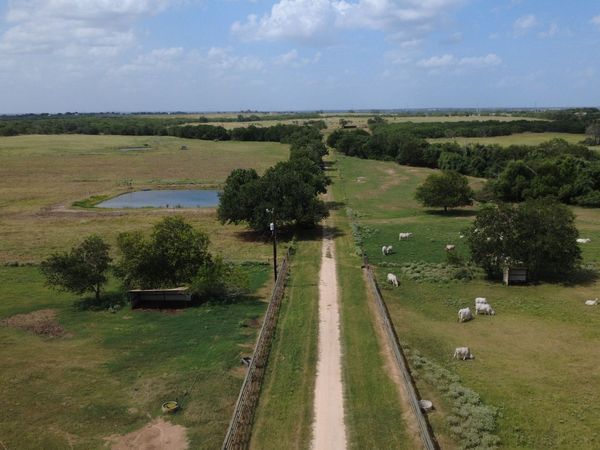 3558 Fm 536, Floresville, TX 78114