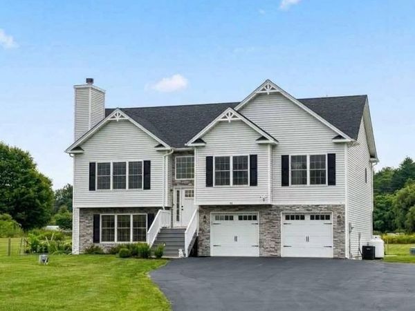 82 River Glen Road, Wallkill, NY 12589