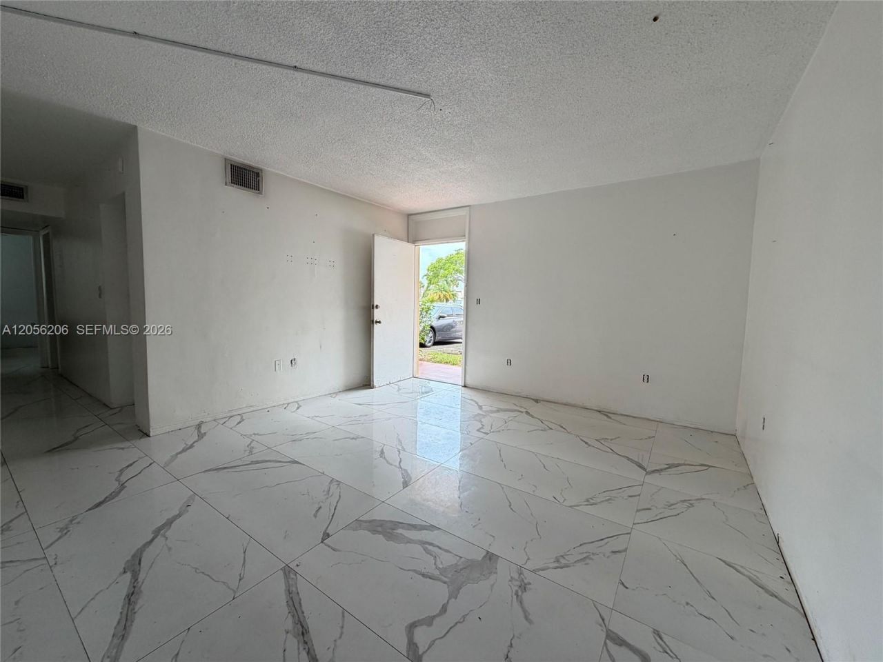 2980 Point East Dr , Unit D102, Aventura, FL 33160 Photo