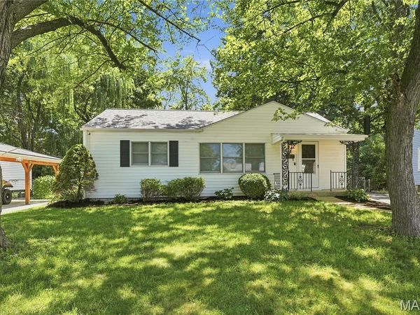 80 La Venta Drive, Florissant, MO 63031