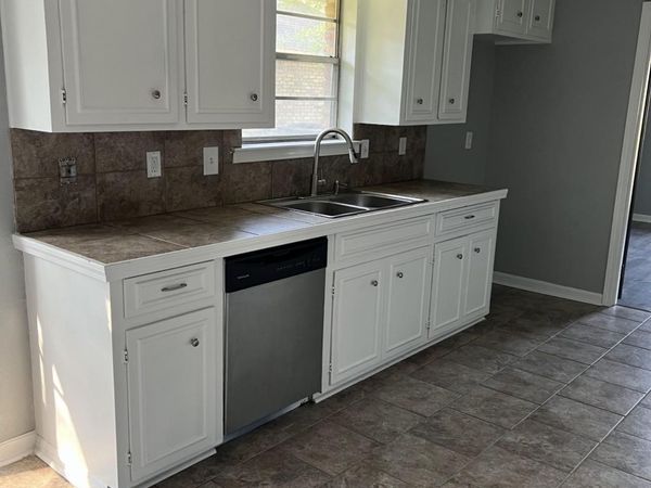 4048 Lassen Dr, Baton Rouge, LA 70814