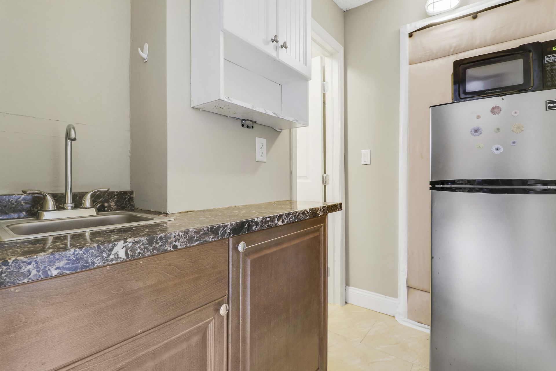 2488 Pineway Drive, West Palm Beach, FL 33415 Photo
