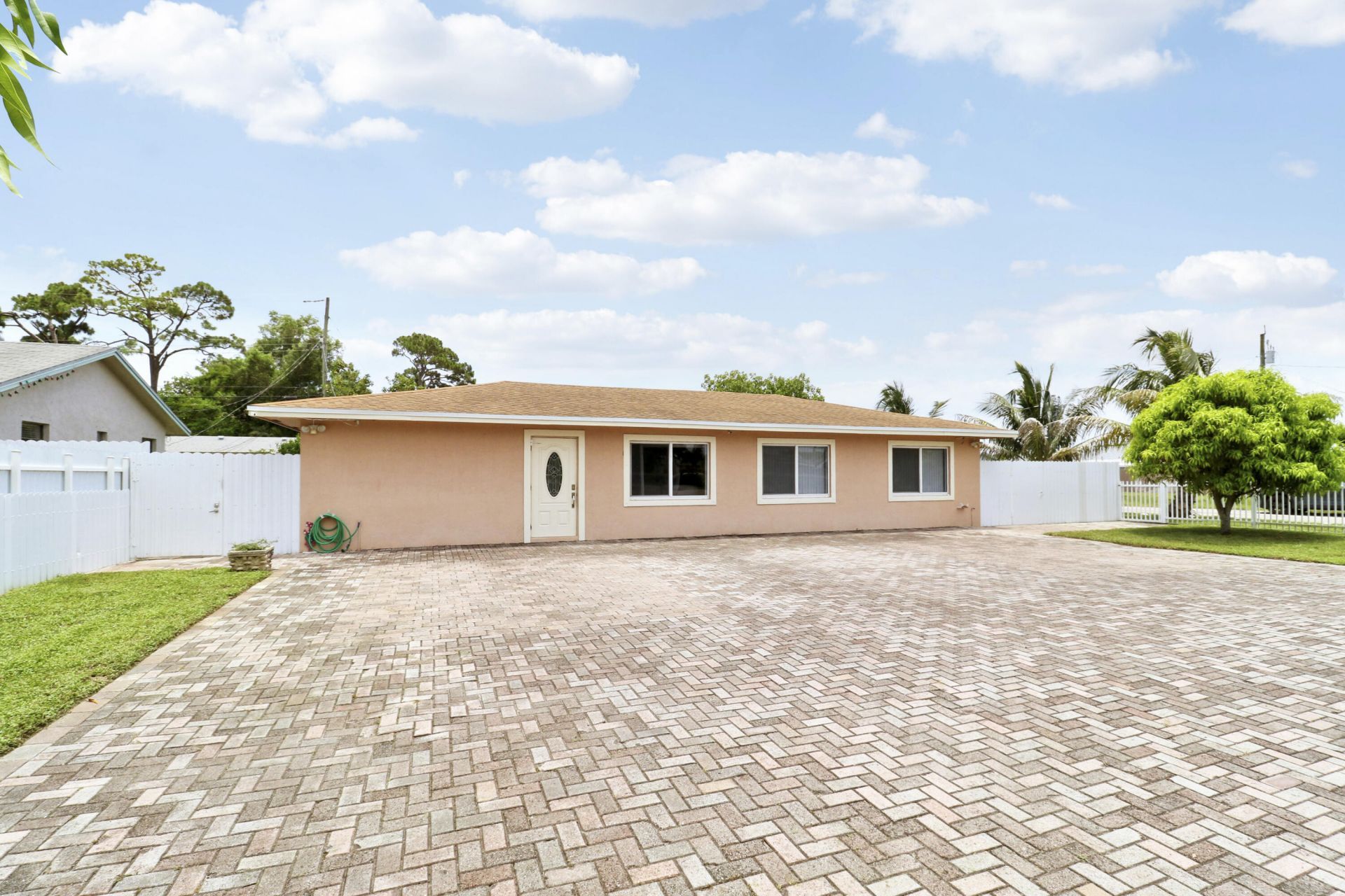 2488 Pineway Drive, West Palm Beach, FL 33415 Photo