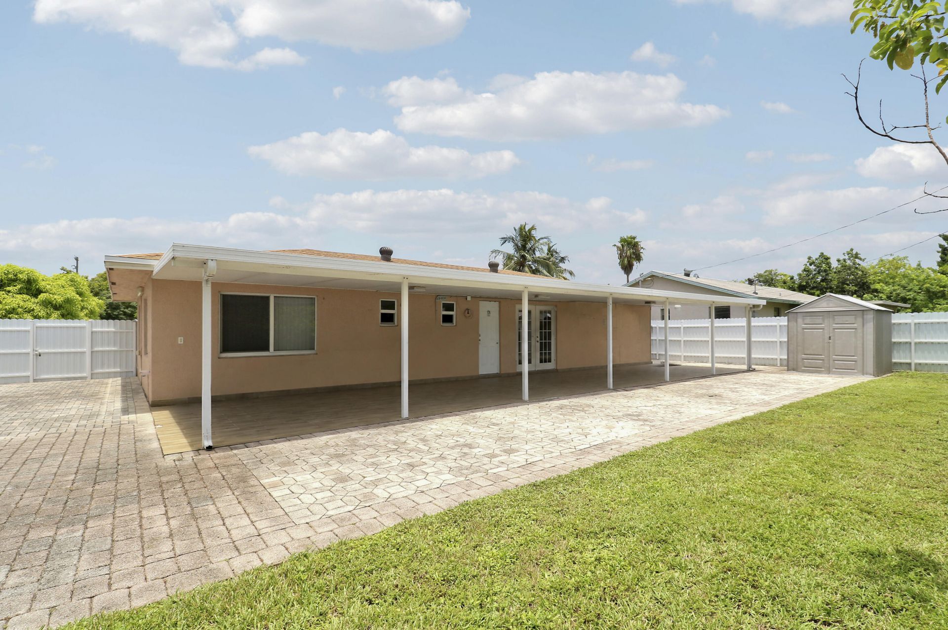 2488 Pineway Drive, West Palm Beach, FL 33415 Photo