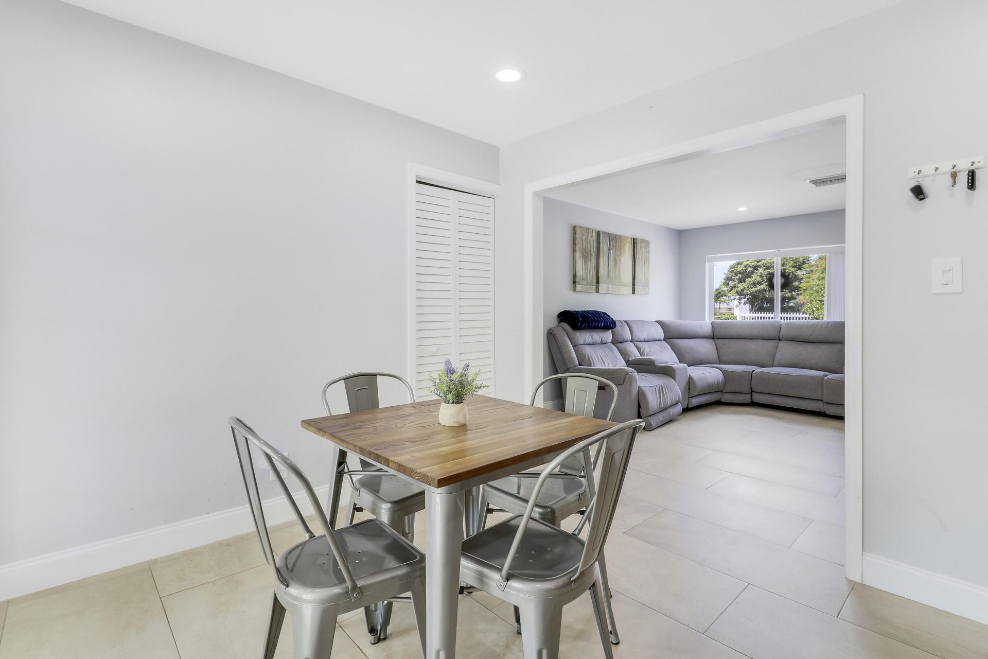 2488 Pineway Drive, West Palm Beach, FL 33415 Photo