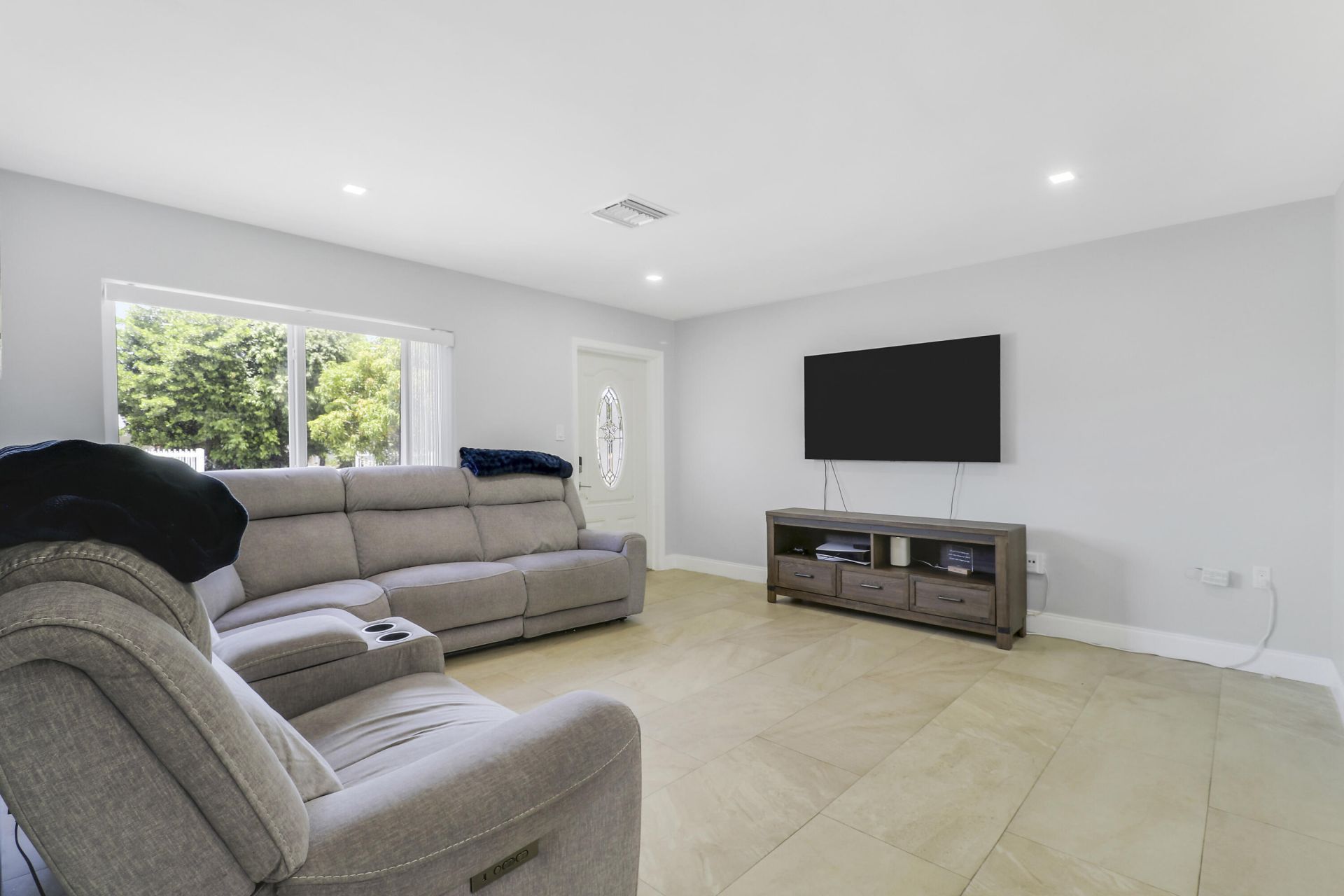 2488 Pineway Drive, West Palm Beach, FL 33415 Photo