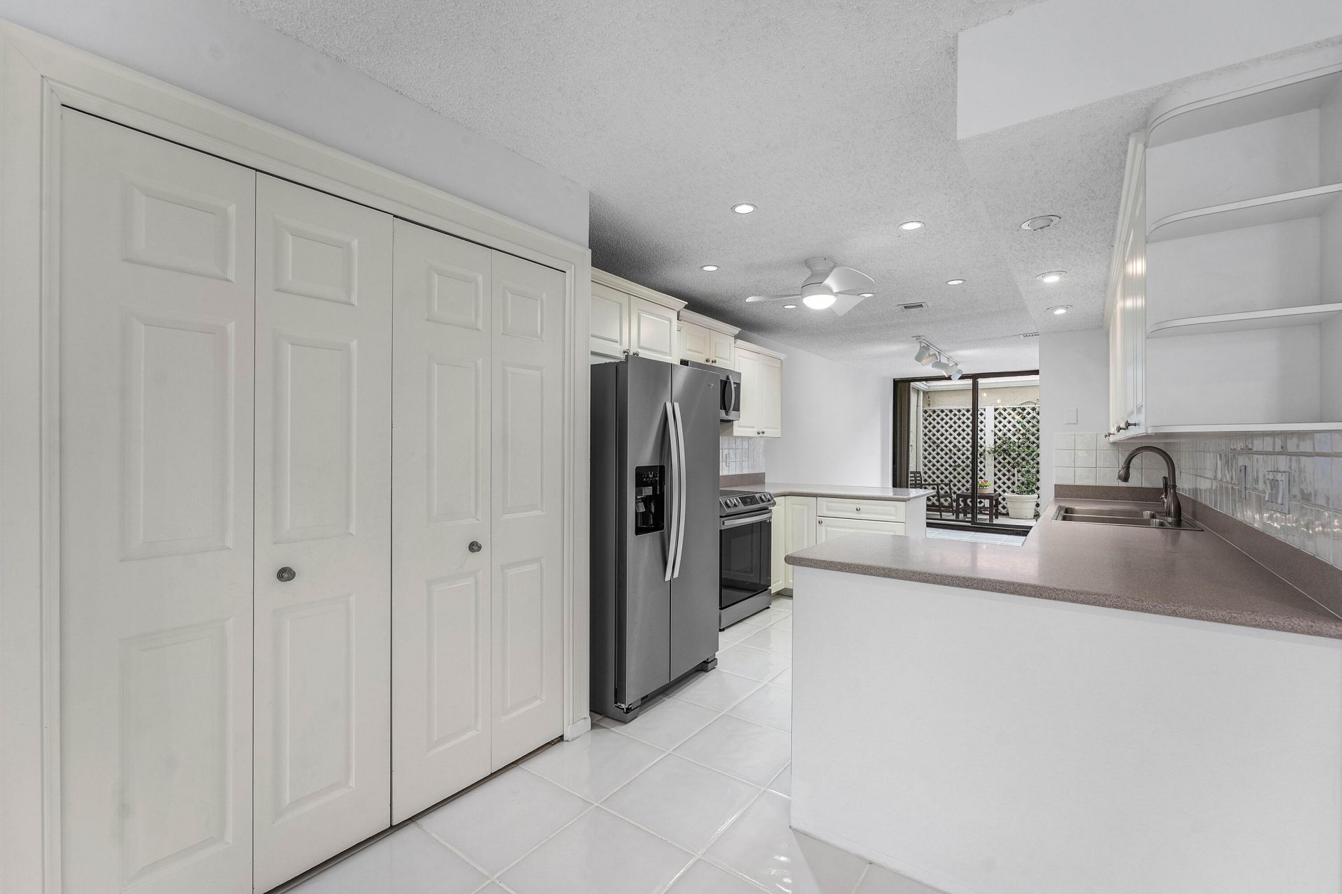3908 S Ocean Boulevard, Unit T-1, Highland Beach, FL 33487 Photo
