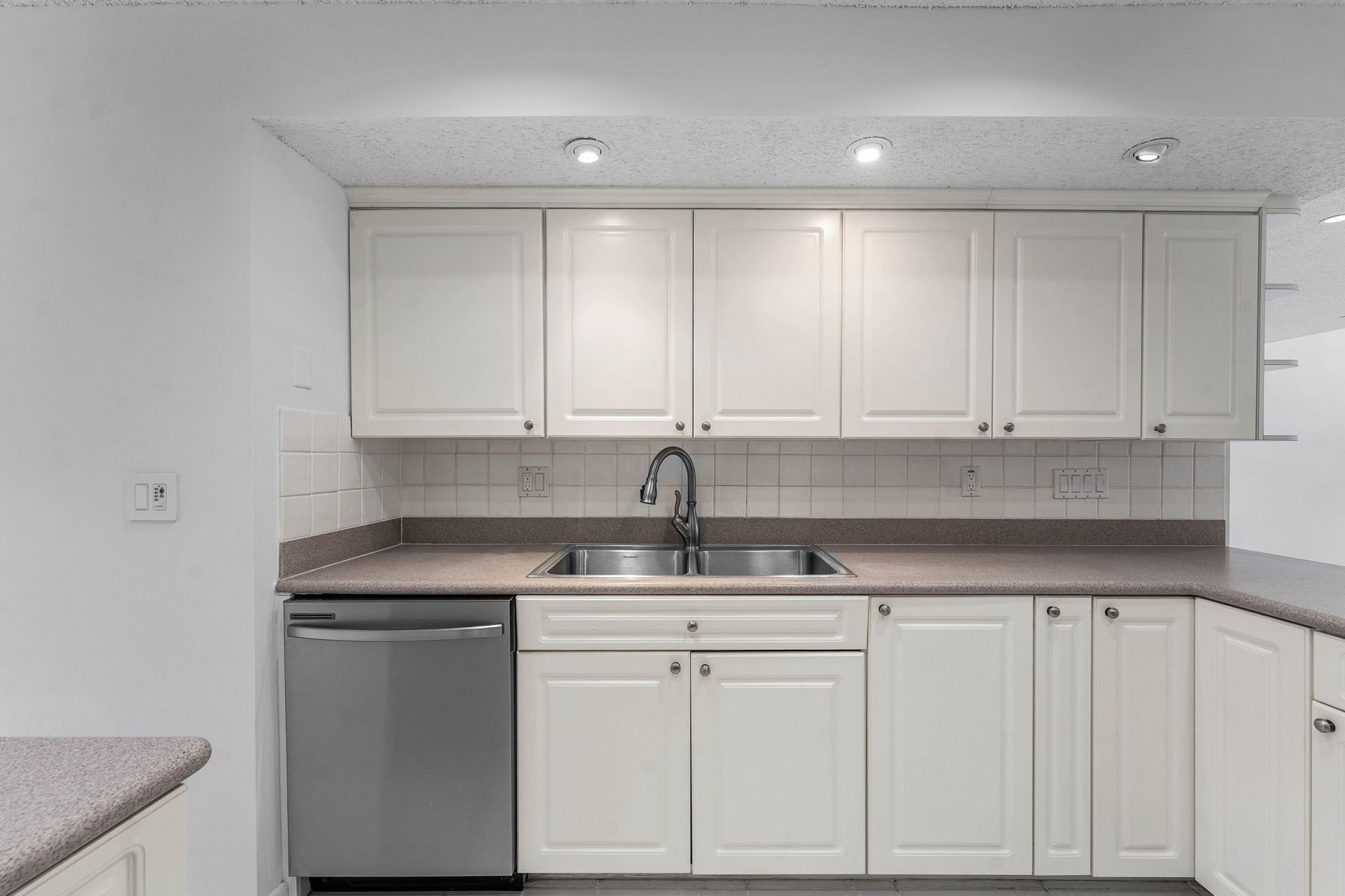 3908 S Ocean Boulevard, Unit T-1, Highland Beach, FL 33487 Photo