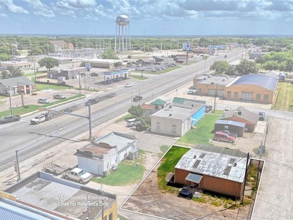 105 W Highway 82, Nocona, TX 76255