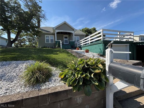 141 Warren Lane , Steubenville, OH 43953