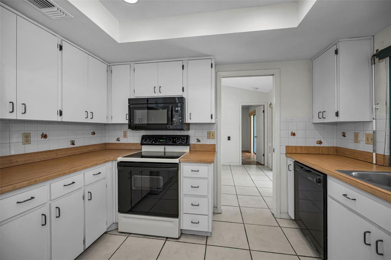 9866 Lopez Drive, New Port Richey, FL 34655 Photo