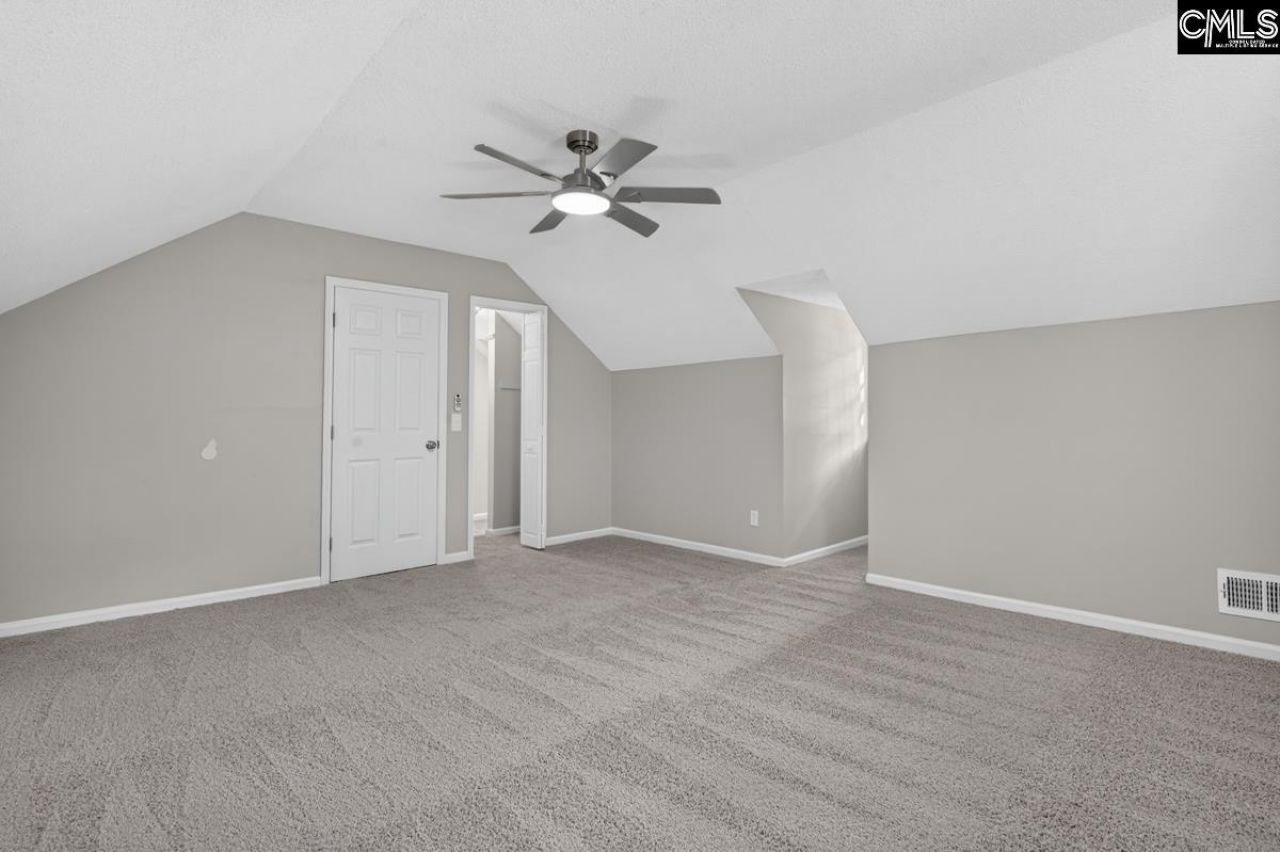 121 King George Way  Photo 11