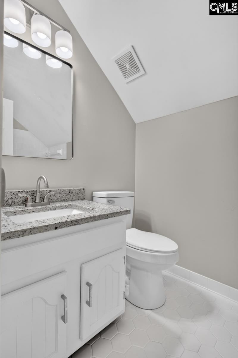 121 King George Way  Photo 17