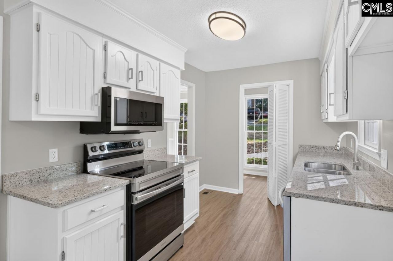 121 King George Way  Photo 8