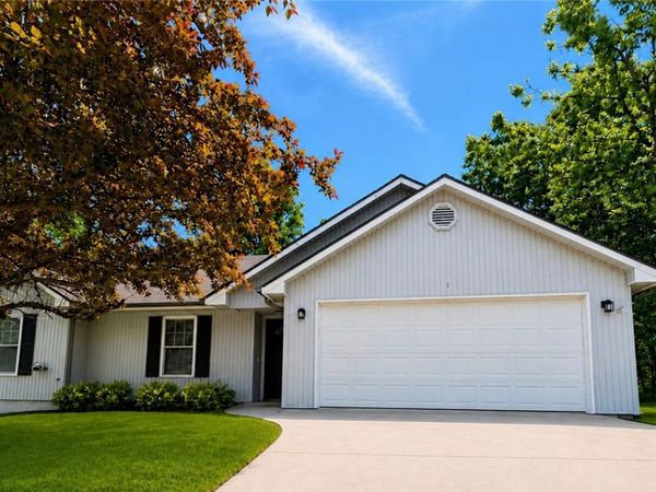 1 Mills Lane, Bella Vista, AR 72714