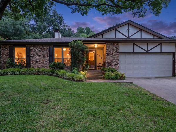 704 Whistler Drive, Arlington, TX 76006