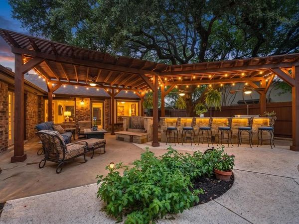 704 Whistler Drive, Arlington, TX 76006