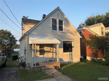 9421 Holtwood Road , St Louis, MO 63114