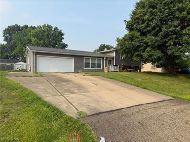 5364 Pisces Street SW, Canton, OH 44706