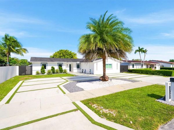 7324 SW 134th Ct , Miami, FL 33183