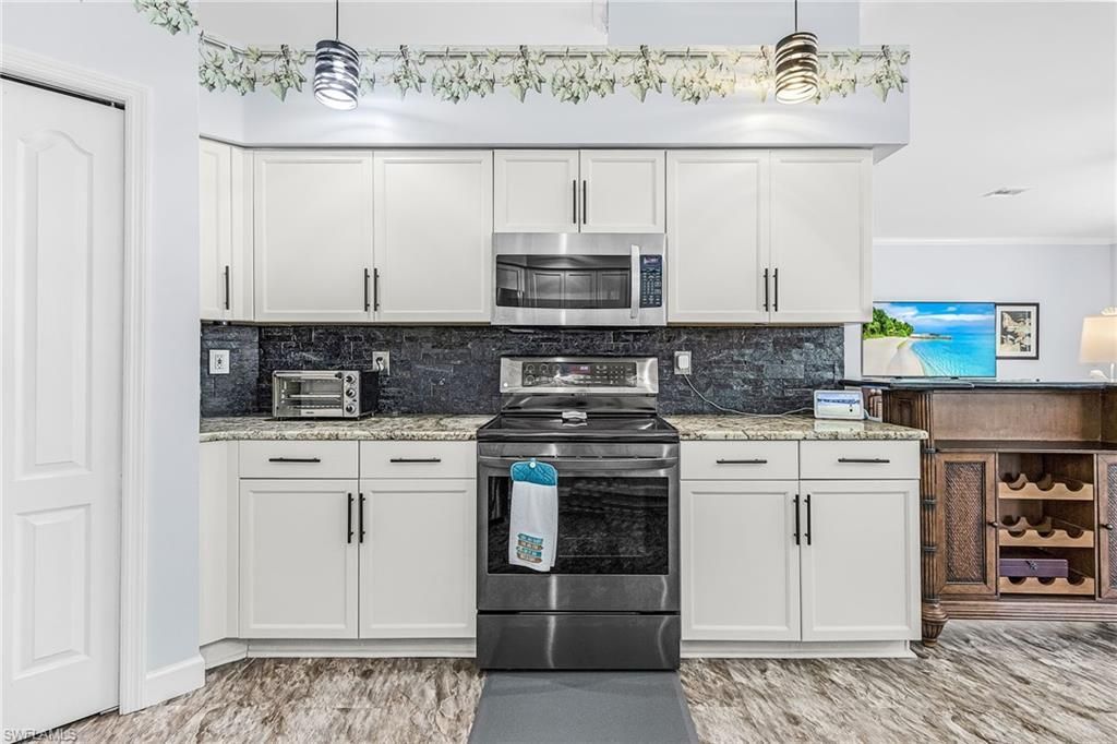 9237 Lanthorn Way , Estero, FL 33928 Photo