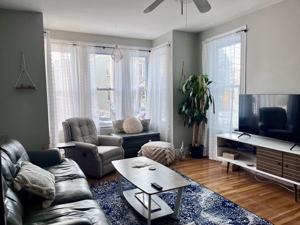 19 Marshall St, Unit 1, Somerville, MA 02145