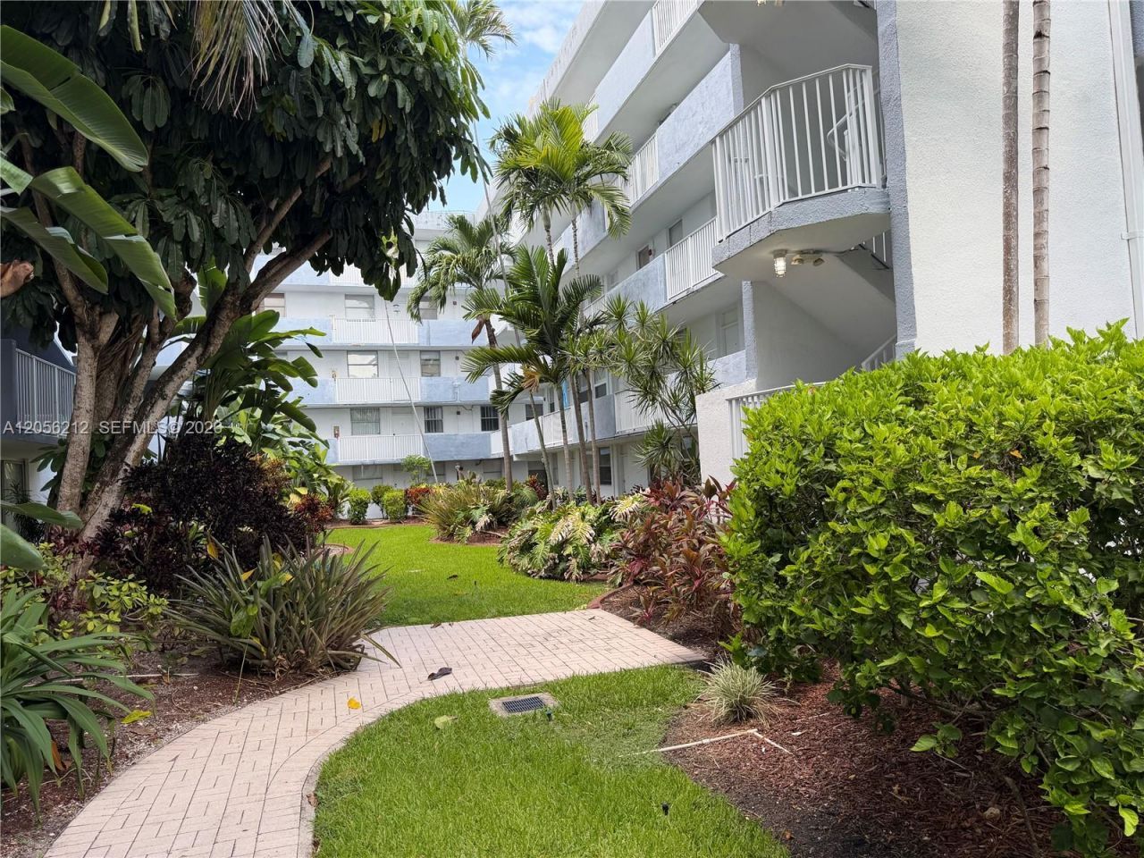 1801 S Treasure Dr, Unit 510, North Bay Village, FL 33141 Photo