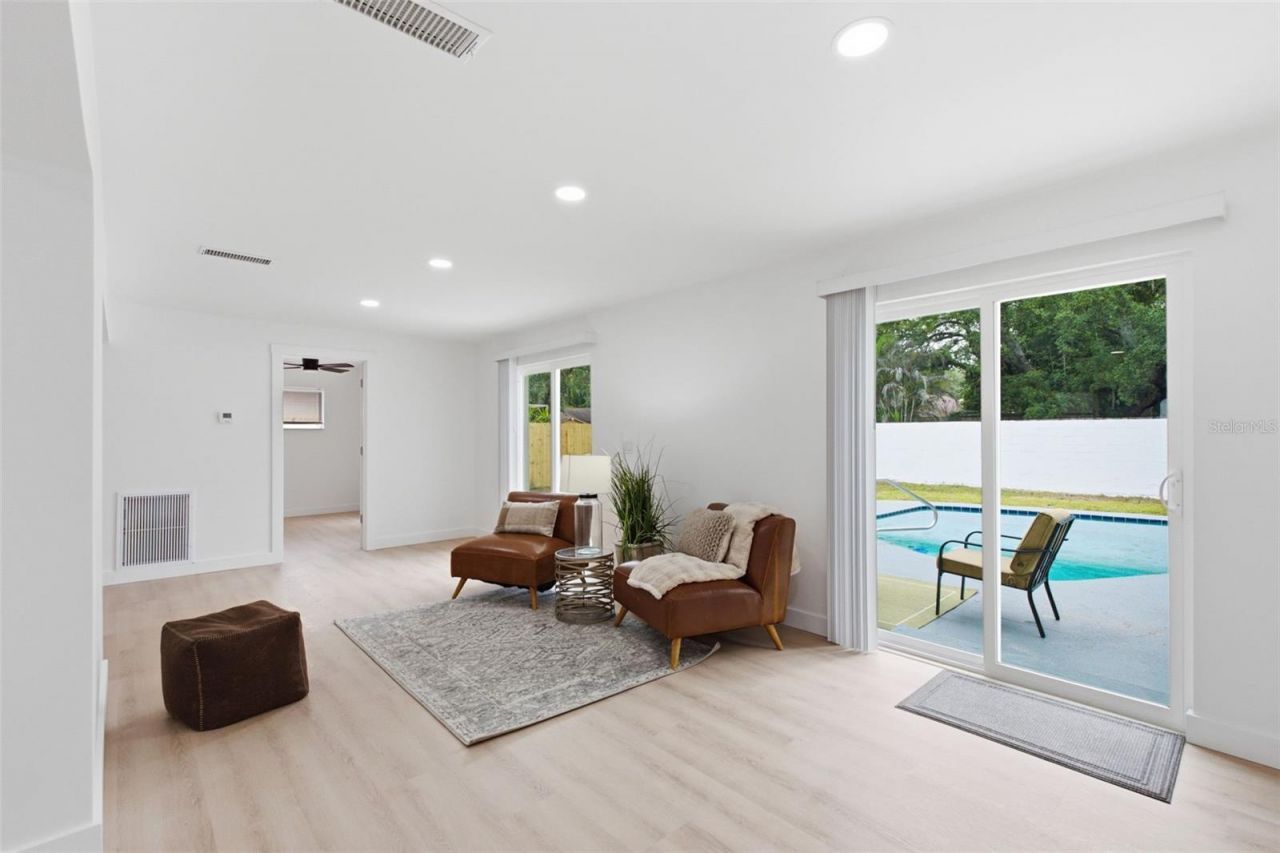 5106 Oakhaven Lane, Tampa, FL 33617 Photo