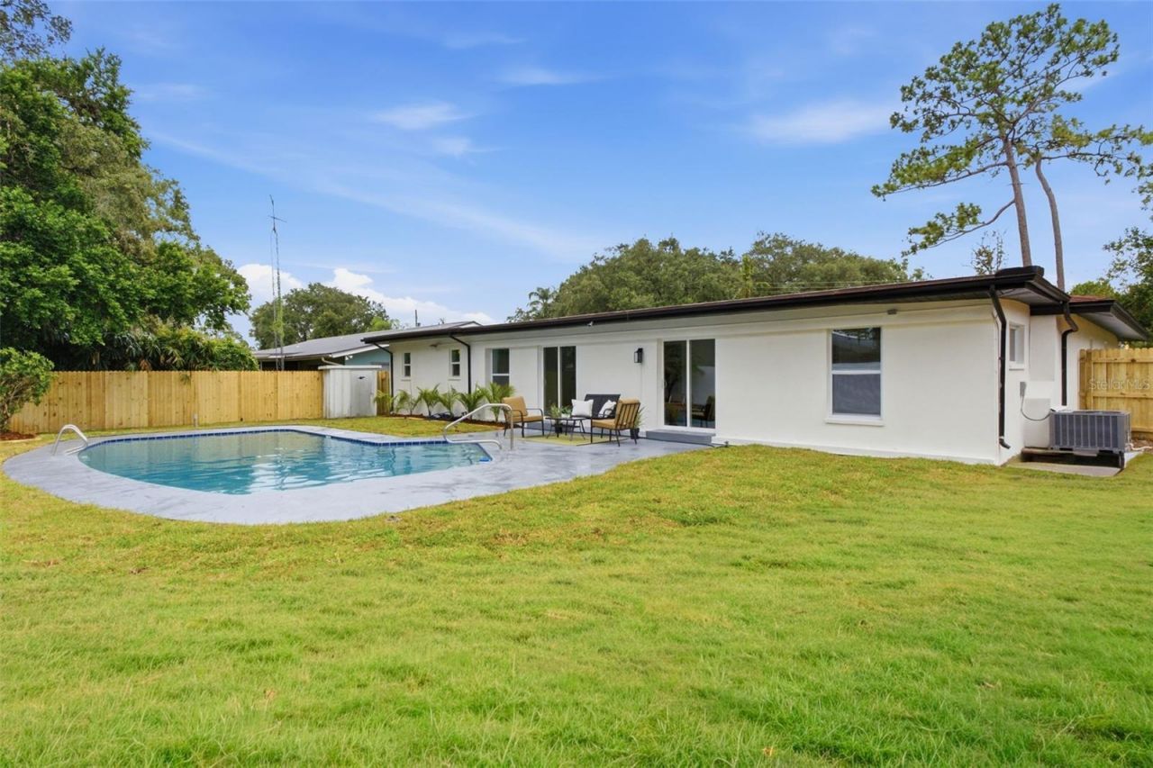 5106 Oakhaven Lane, Tampa, FL 33617 Photo