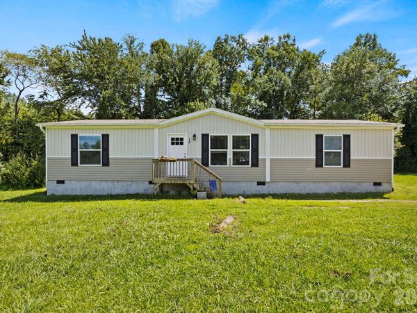 18 Moss Lane , Hendersonville, NC 28792