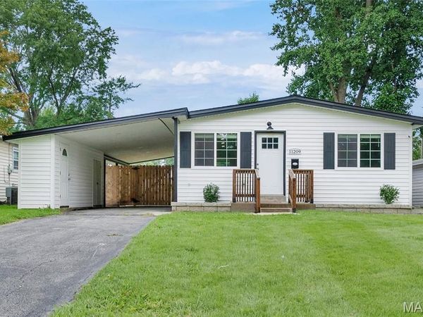 11209 Saint Shawn Lane , St Ann, MO 63074