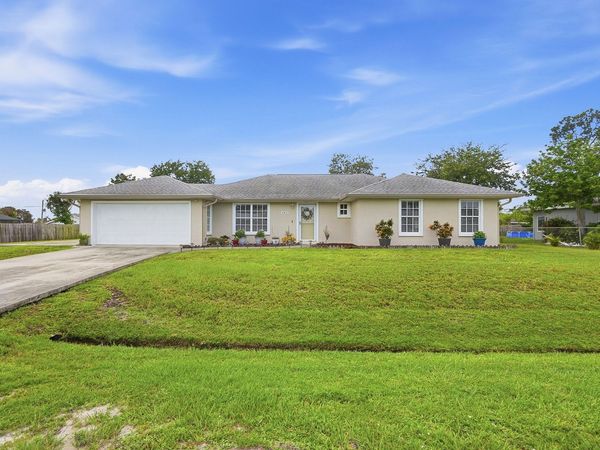 482 SE GALLEON Lane, Port St. Lucie, FL 34983