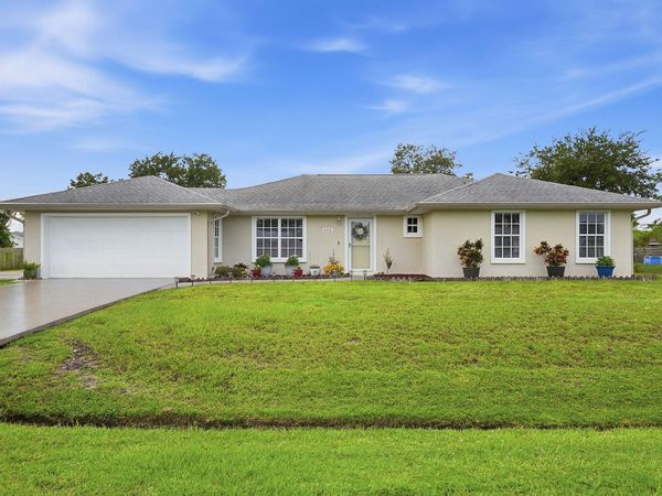 482 SE GALLEON Lane, Port St. Lucie, FL 34983